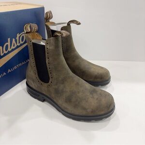 Blundstone 1351 Women’s Leather Chelsea Ankle Boots